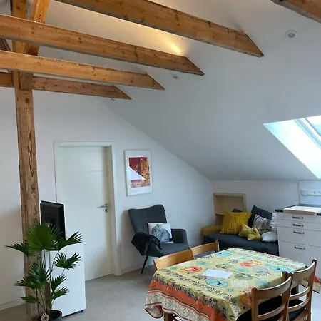 Vacation Home Vers Nice Home Apartment